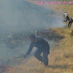 مهار آتش سوزی در مراتع روستای رزجرد توسط اهالی، عکس 4